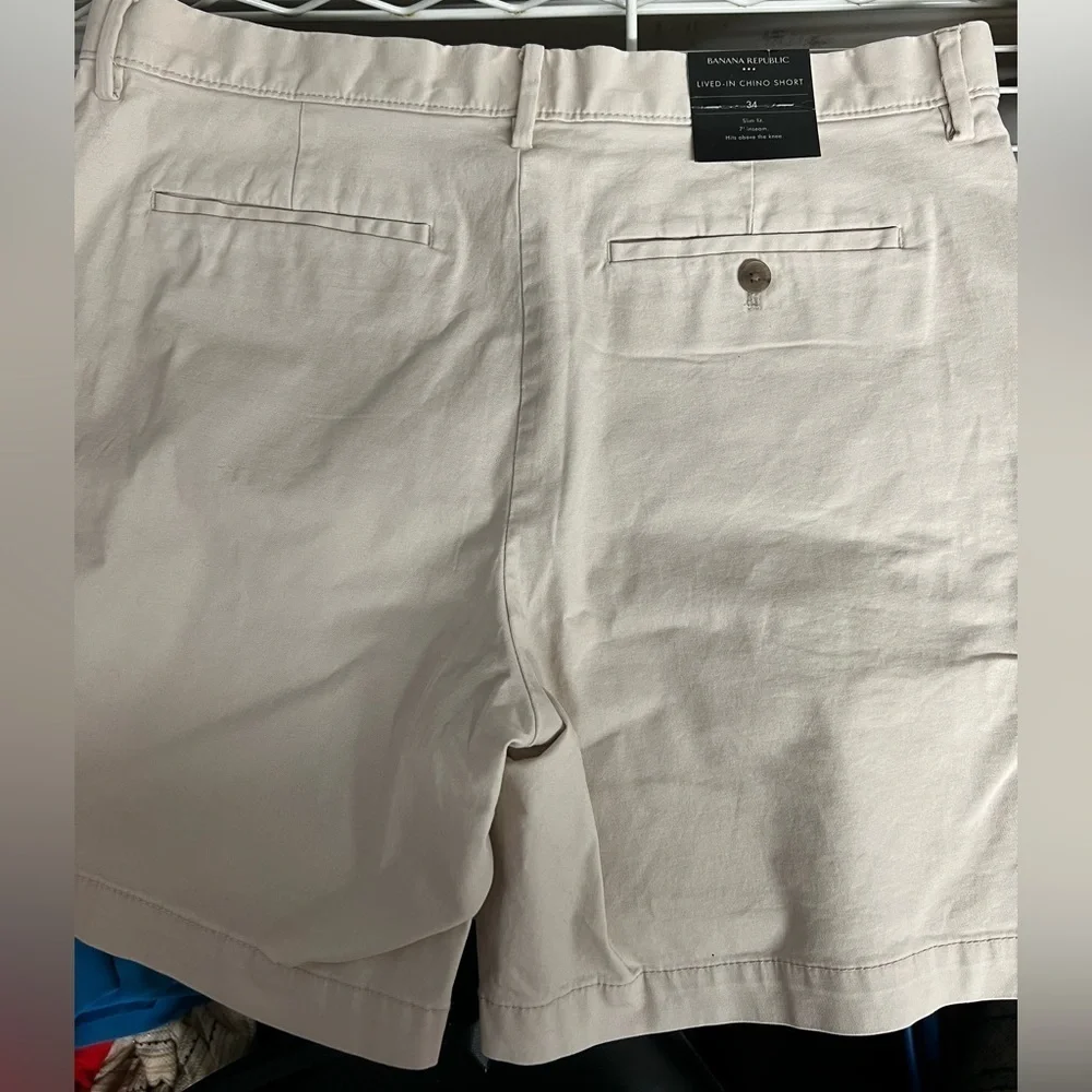 Banana Republic Lived in Chino 7” short New with tags. Men's Green Casual Shorts